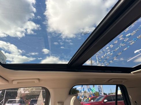 Used 2023 Ford Expedition Max XLT image 32