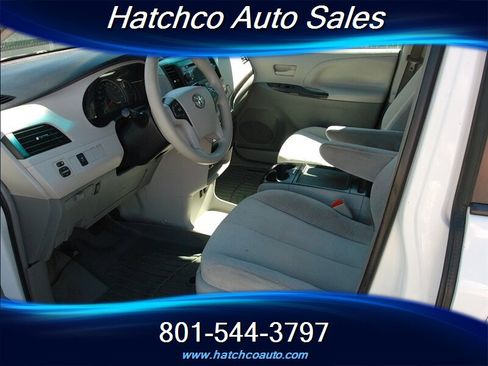 Used 2013 Toyota Sienna LE image 15