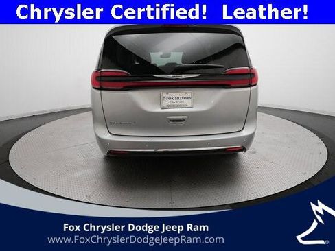 Certified 2024 Chrysler Pacifica Touring-L image 26