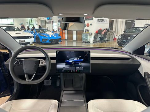 Used 2025 Tesla Model 3 Long Range AWD/4WD image 13