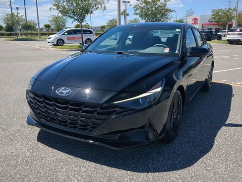 Used 2023 Hyundai Elantra SEL w/ Cargo Package FWD image 8