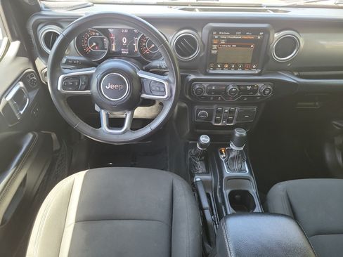 Used 2023 Jeep Gladiator Overland AWD/4WD image 12