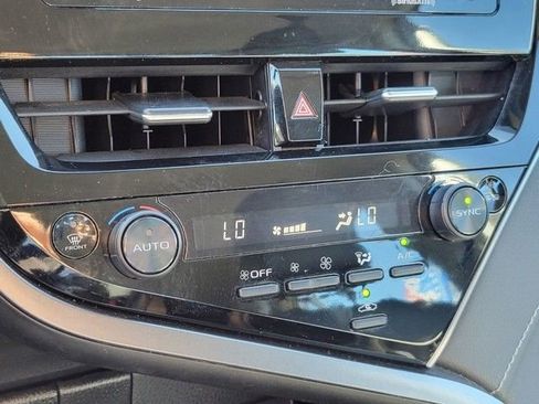 Used 2023 Toyota Camry SE image 21