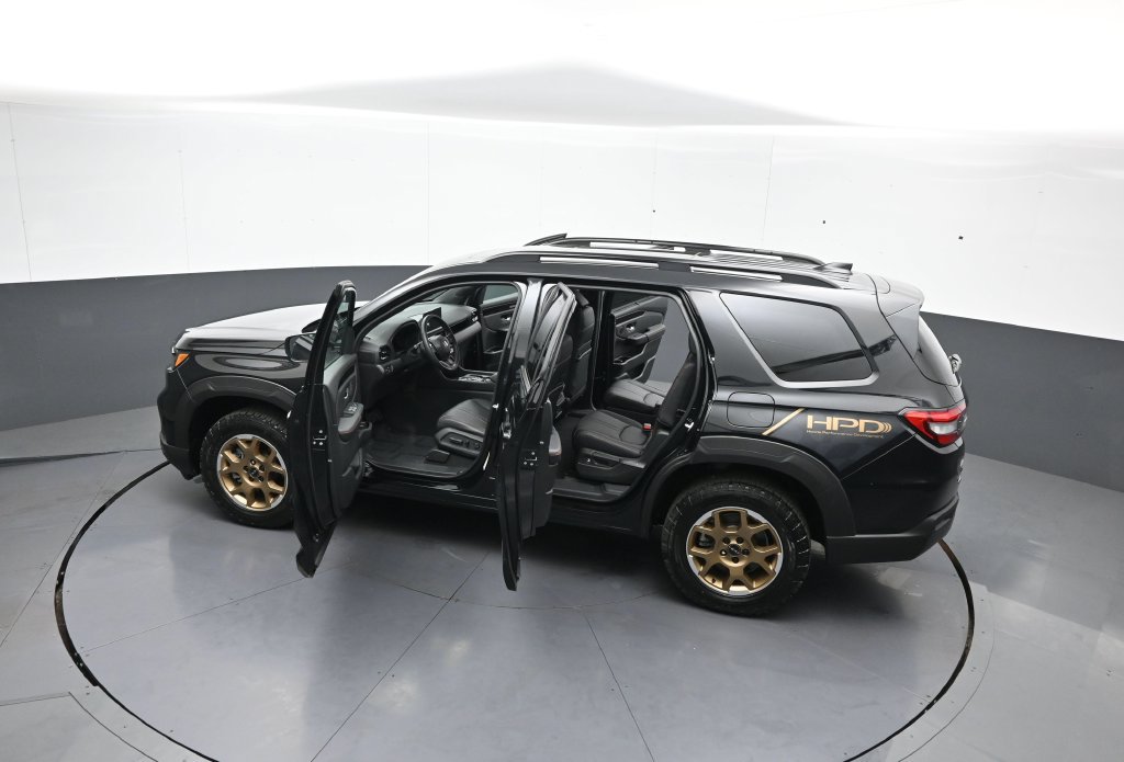 Certified 2024 Honda Pilot TrailSport image 46