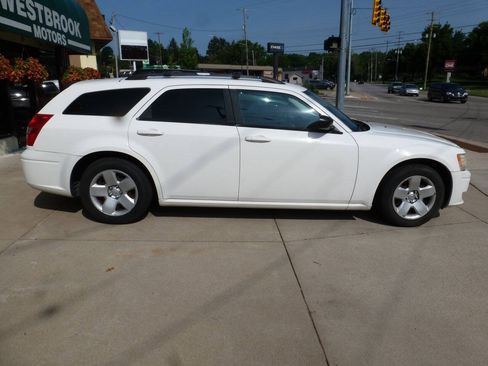 Used 2008 Dodge Magnum SE RWD image 5