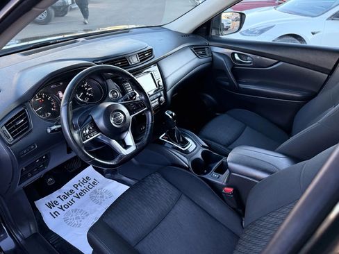 Used 2018 Nissan Rogue SV image 11