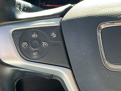 Certified 2023 GMC Acadia SLT image 16