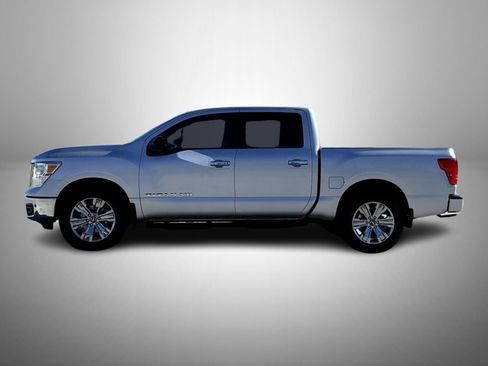 Used 2018 Nissan Titan SV w/ SV Convenience Package image 8