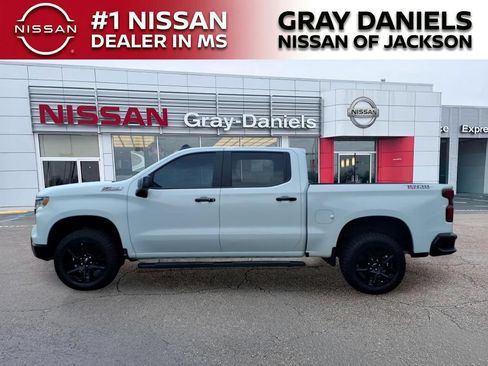 Used 2023 Chevrolet Silverado 1500 LT Trail Boss AWD/4WD image 4