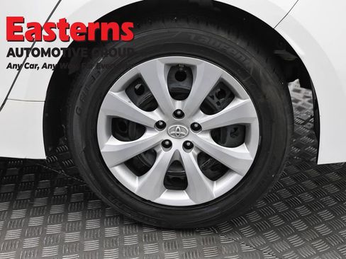 Used 2022 Toyota Corolla LE FWD image 33