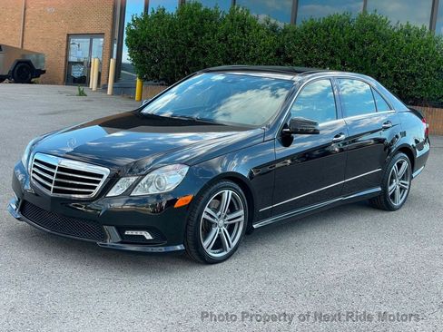 Used 2010 Mercedes-Benz E 350 4MATIC Sedan image 3