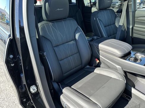 New 2026 Buick Enclave Avenir w/ Super Cruise Package AWD/4WD image 29