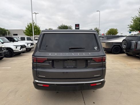 Used 2022 Jeep Wagoneer Series II w/ Premium Group I image 4