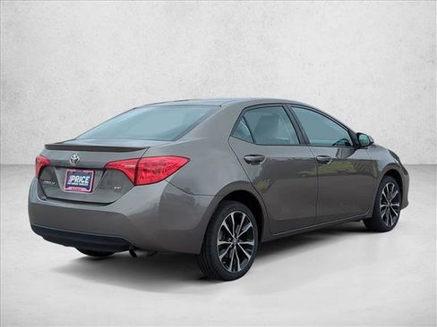 Used 2017 Toyota Corolla SE FWD image 6