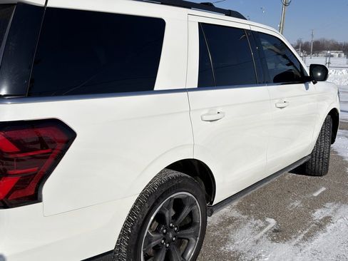 Used 2022 Ford Expedition Limited image 13