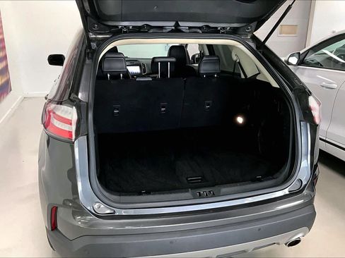 Used 2020 Ford Edge SEL image 17