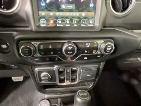 Used 2023 Jeep Wrangler Unlimited Sahara w/ Cold Weather Group AWD/4WD image 29