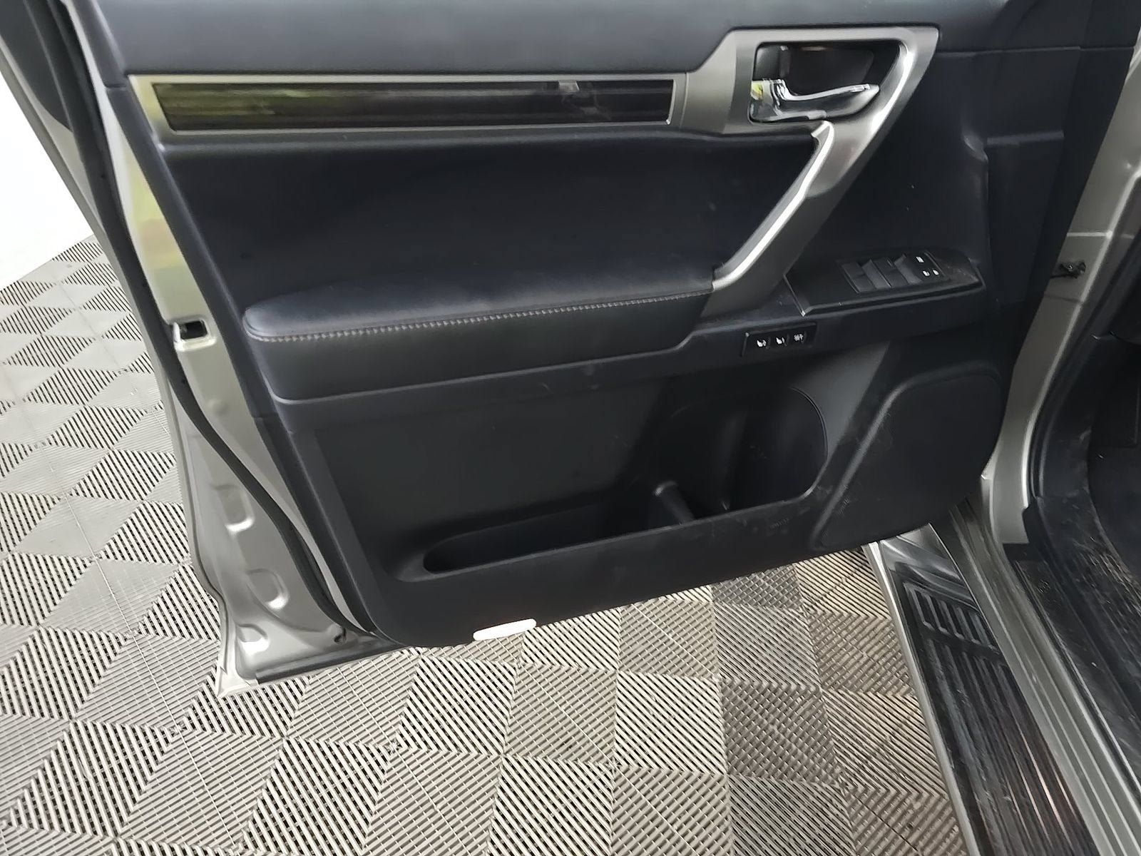 Used 2023 Lexus GX 460 Premium AWD/4WD image 9