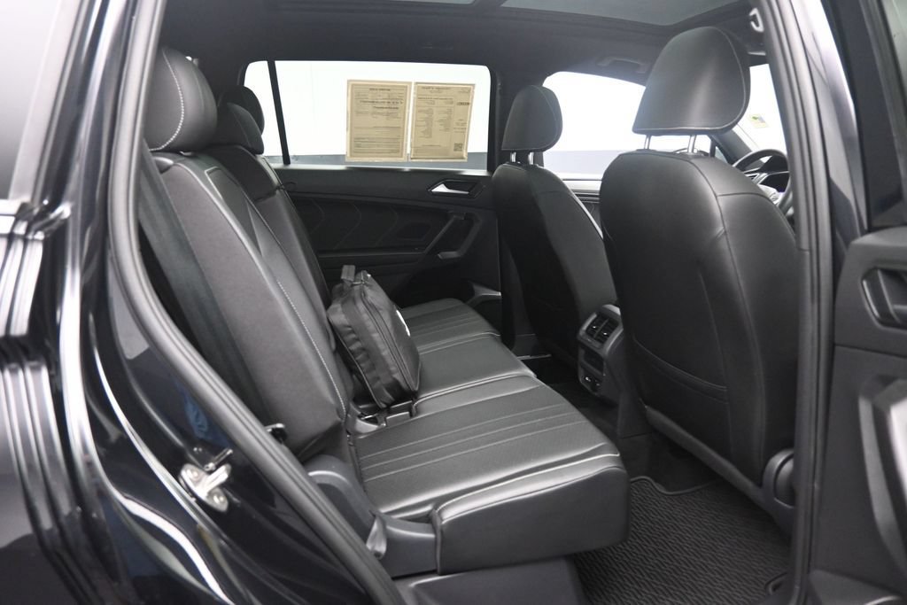 Used 2023 Volkswagen Tiguan SE R-Line FWD image 25