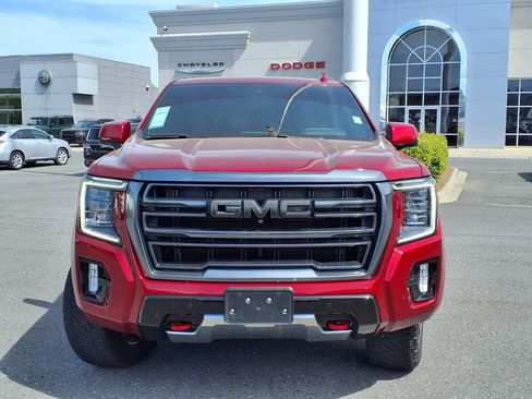 Used 2022 GMC Yukon AT4 w/ Technology Package AWD/4WD image 9