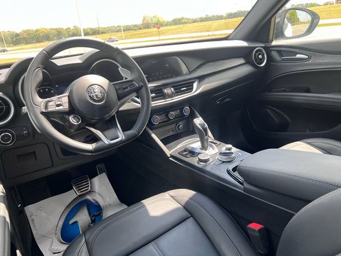 Used 2024 Alfa Romeo Stelvio Sprint image 15