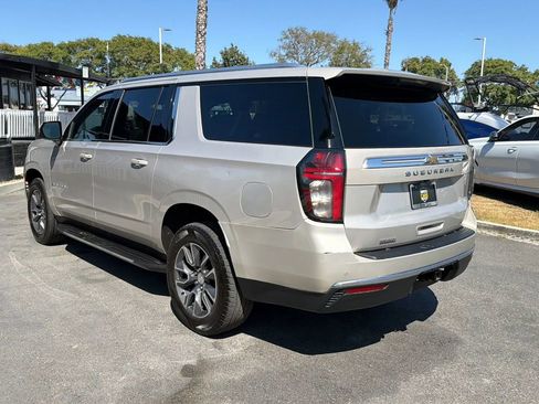 Used 2021 Chevrolet Suburban LT w/ Luxury Package AWD/4WD image 6