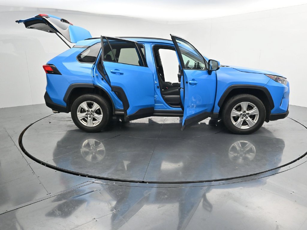 Used 2021 Toyota RAV4 XLE AWD/4WD image 27