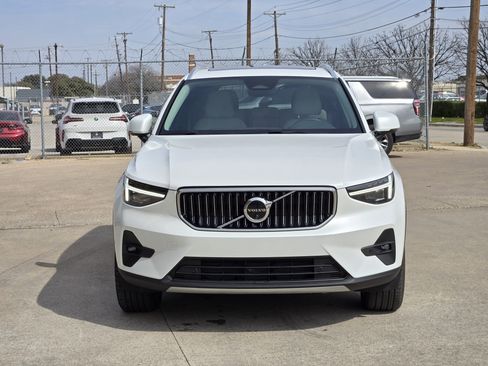 Used 2025 Volvo XC40 B5 Plus w/ Protection Package Premier image 6