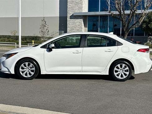 Used 2024 Toyota Corolla LE image 7