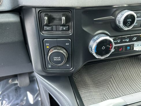 Certified 2025 Ford F350 Platinum AWD/4WD image 40