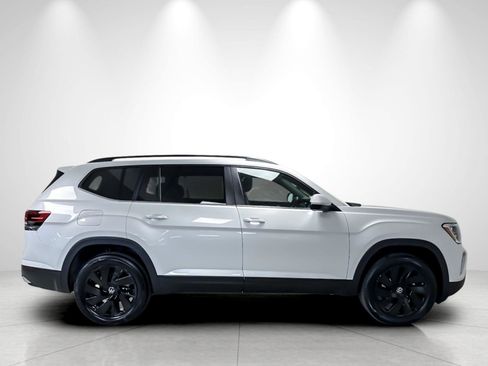 New 2026 Volkswagen Atlas SE FWD image 6
