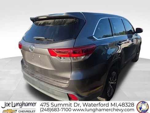 Used 2019 Toyota Highlander LE image 4