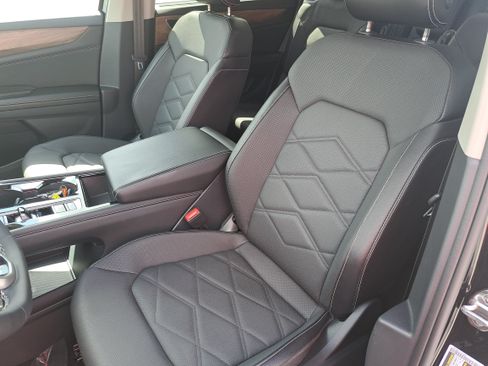 Used 2024 Volkswagen Atlas SE FWD image 15