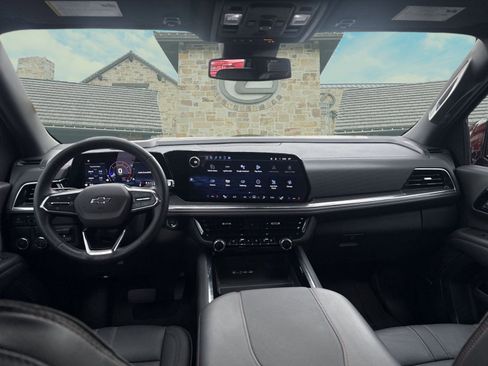 Used 2025 Chevrolet Suburban RST w/ Comfort Package image 16