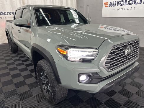Used 2023 Toyota Tacoma TRD Off-Road image 2