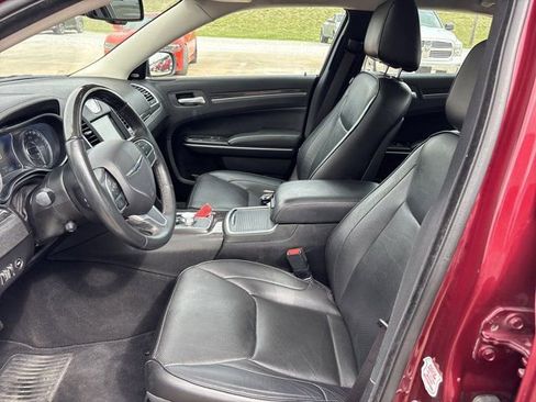Used 2019 Chrysler 300 Limited image 13