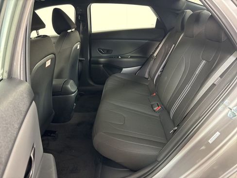 New 2025 Hyundai Elantra SEL FWD image 18