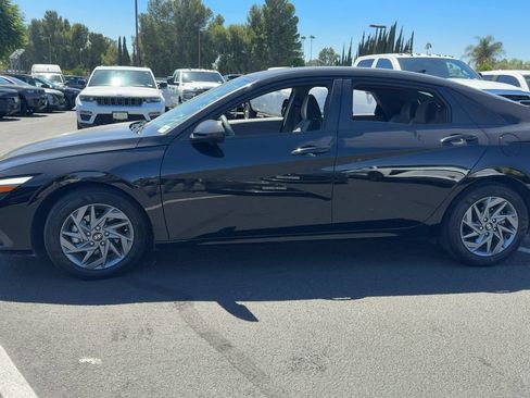 Used 2024 Hyundai Elantra SEL FWD image 9