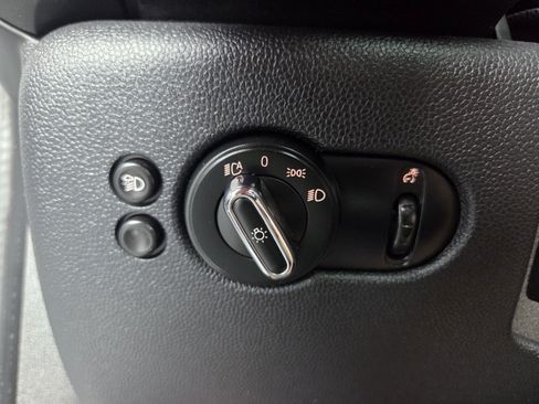 Used 2024 MINI Cooper 4-Door Hardtop FWD image 22