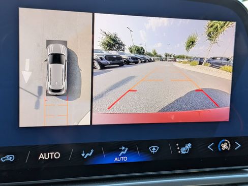 Used 2025 Chevrolet Equinox EV RS FWD image 24