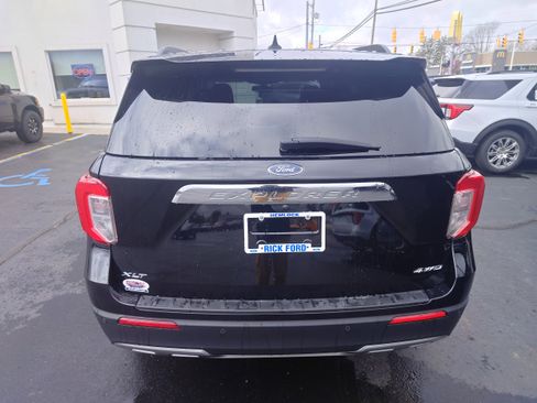 Used 2023 Ford Explorer XLT w/ Equipment Group 202A AWD/4WD image 5