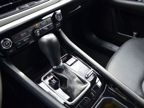 Used 2024 Jeep Compass Limited image 14