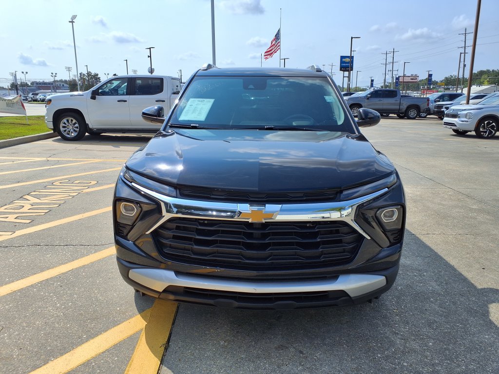 Used 2026 Chevrolet TrailBlazer LT FWD image 2