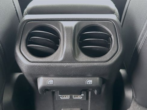 Used 2023 Jeep Gladiator Overland w/ Popular Equipment Package image 17