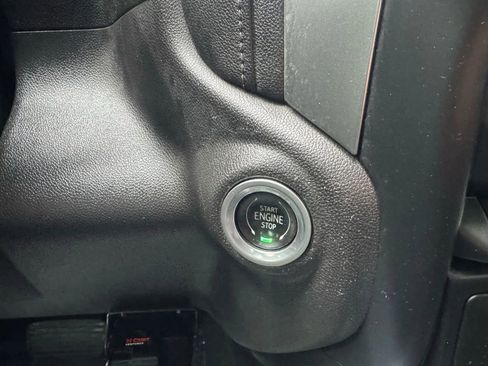 Used 2021 Chevrolet Silverado 1500 RST image 18