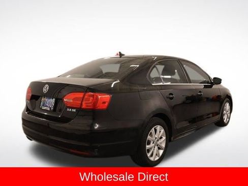 Used 2013 Volkswagen Jetta SE FWD image 2