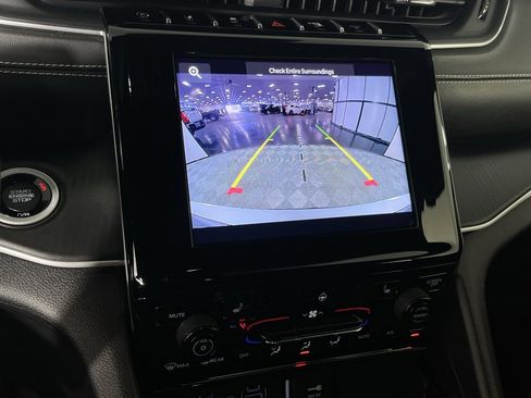 Certified 2023 Jeep Grand Cherokee L Laredo image 19