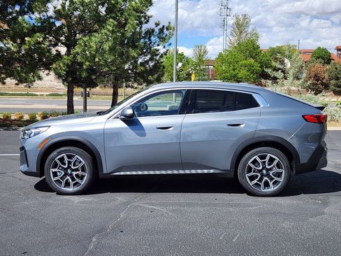 New 2026 BMW X2 xDrive28i w/ Technology Package AWD/4WD image 2