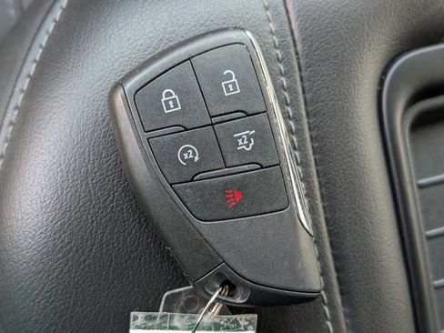 Used 2023 GMC Yukon SLE image 30