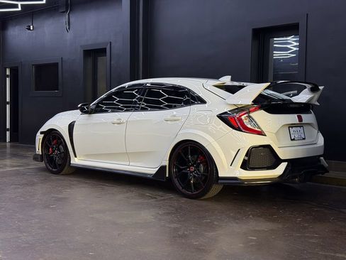 Used 2018 Honda Civic Type R image 6